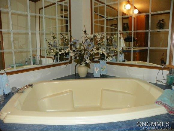 420 Hoopers Creek Road - Photo 20