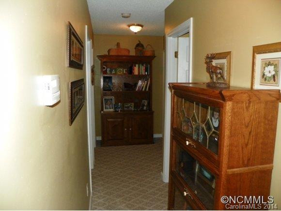411 Spring Drive - Photo 12