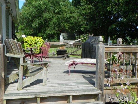 411 Spring Drive - Photo 16