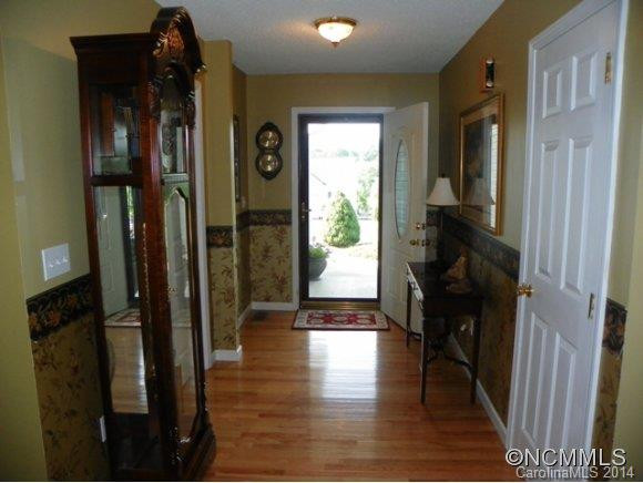 411 Spring Drive - Photo 6