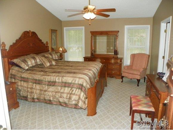 411 Spring Drive - Photo 7