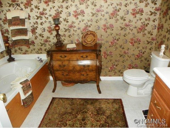 411 Spring Drive - Photo 8