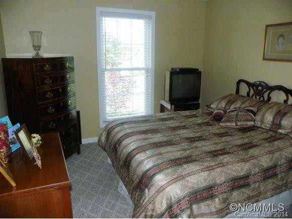 411 Spring Drive - Photo 9