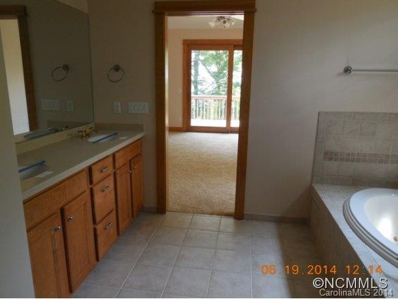 686 Lakeside Drive - Photo 11