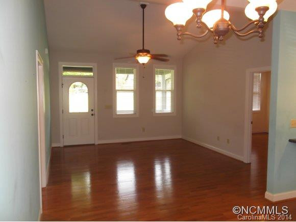 142 Rhett Drive - Photo 2