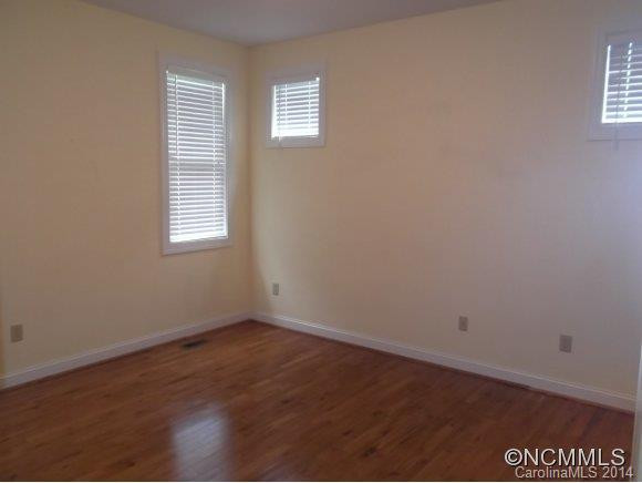 142 Rhett Drive - Photo 4