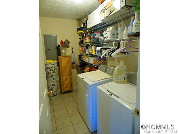315 Macneil Way - Photo 15