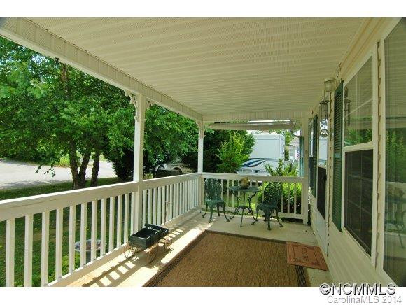 207 Nicholas Drive - Photo 2