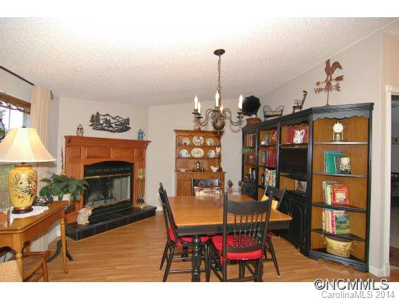 207 Nicholas Drive - Photo 5