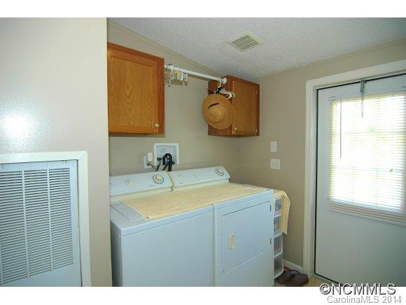 207 Nicholas Drive - Photo 8