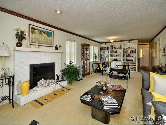 137 Exeter Court - Photo 2