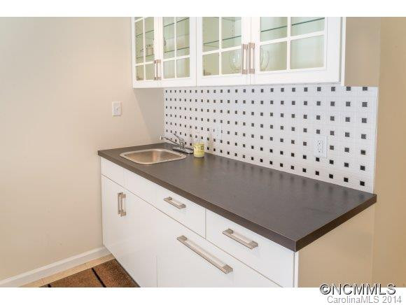 27 Bassett Road - Photo 15