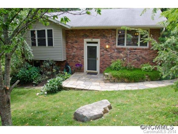 11 Wake Robin Way