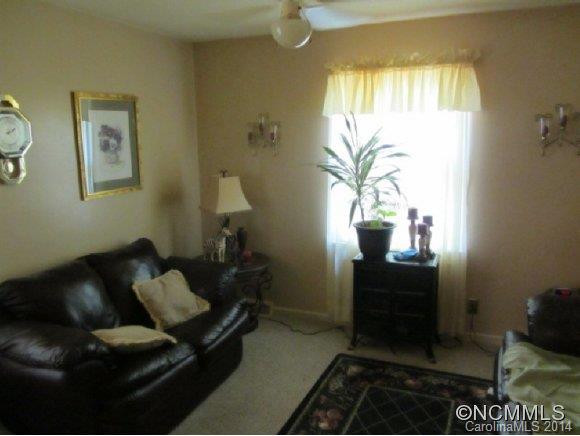 121 Brentwood Drive - Photo 6
