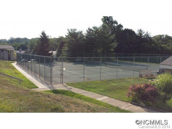 1304 Abbey Circle - Photo 12