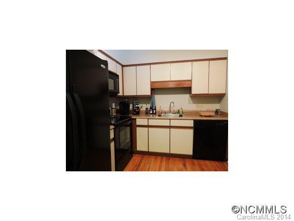 1304 Abbey Circle - Photo 4