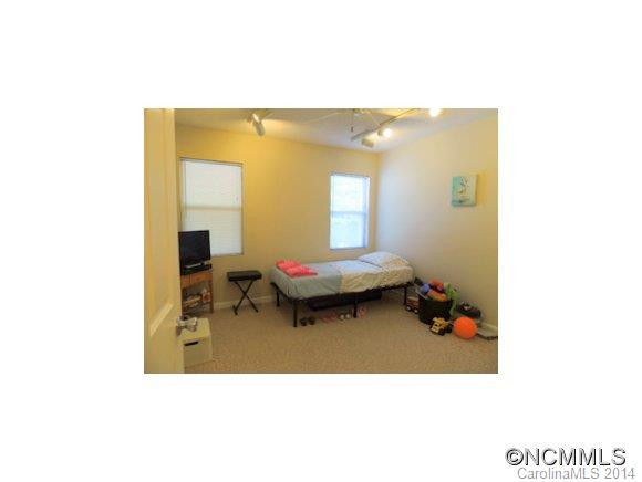 1304 Abbey Circle - Photo 9