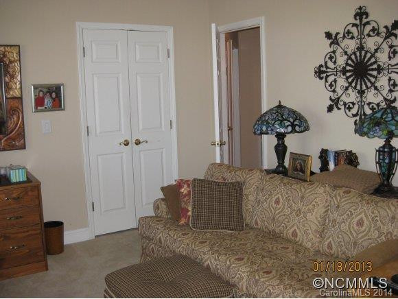 1004 Field Crest - Photo 3