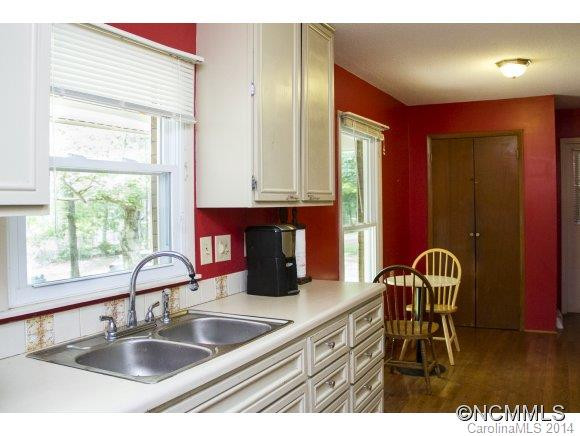 21 Waters Road - Photo 8