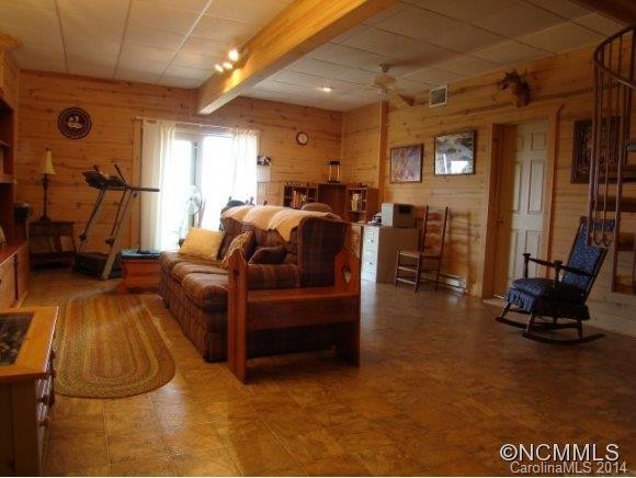 762 Valleyview - Photo 15