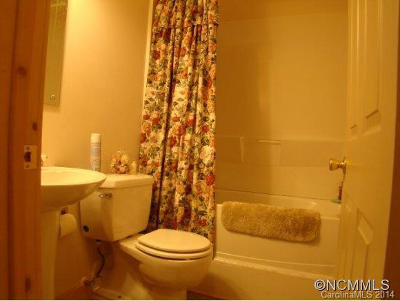 762 Valleyview - Photo 17