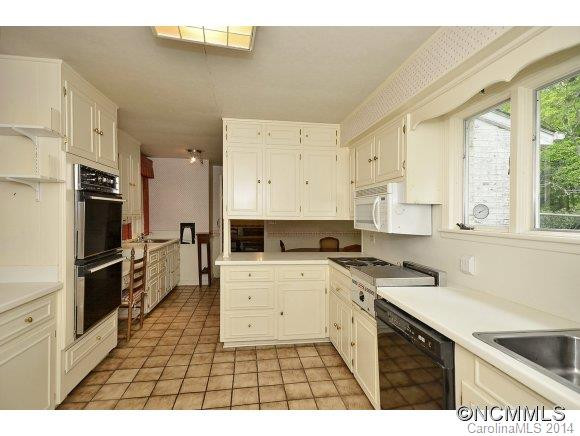 2699 Kanuga Road - Photo 8