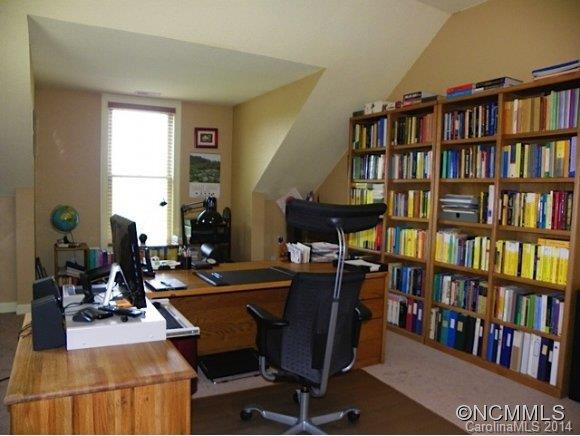  - Photo 10
