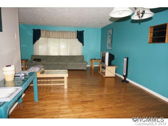 11 NORMAN ROAD - Photo 3