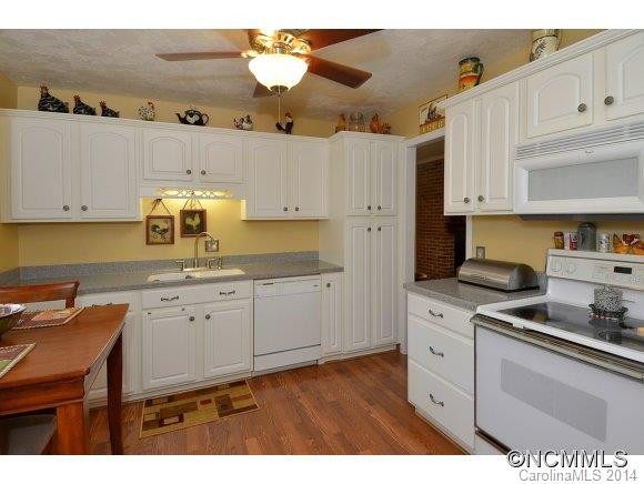 114 W. WHITE OAK STREET - Photo 4