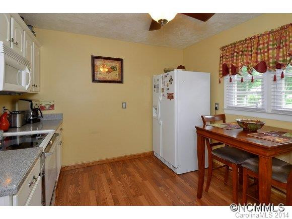 114 W. WHITE OAK STREET - Photo 5