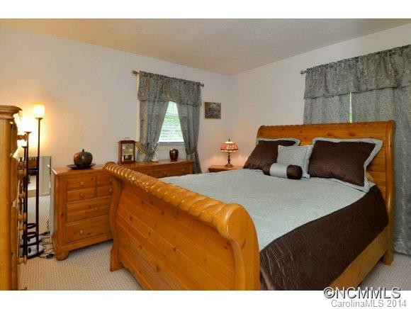 114 W. WHITE OAK STREET - Photo 8