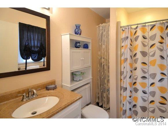 114 W. WHITE OAK STREET - Photo 9
