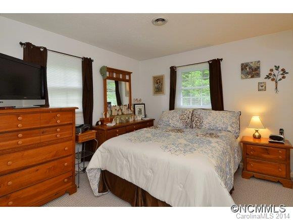 114 W. WHITE OAK STREET - Photo 10