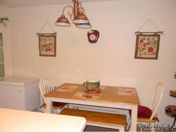 89 HILLCREST STREET - Photo 5