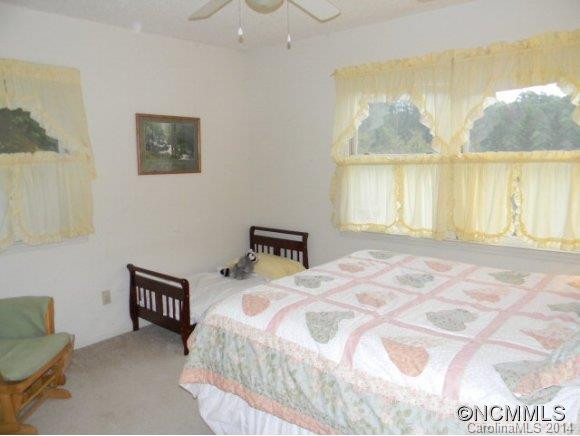 89 HILLCREST STREET - Photo 8