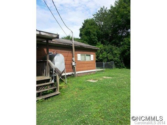 464 Carolina Circle - Photo 2