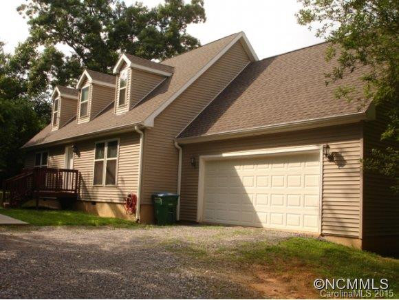 11 BOWLING GREEN DR