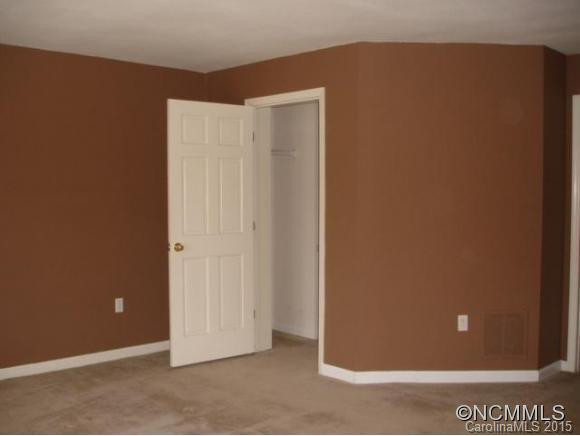 11 BOWLING GREEN DR - Photo 12