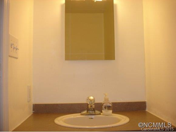 11 BOWLING GREEN DR - Photo 9