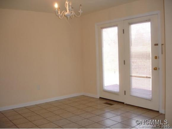 11 BOWLING GREEN DR - Photo 10
