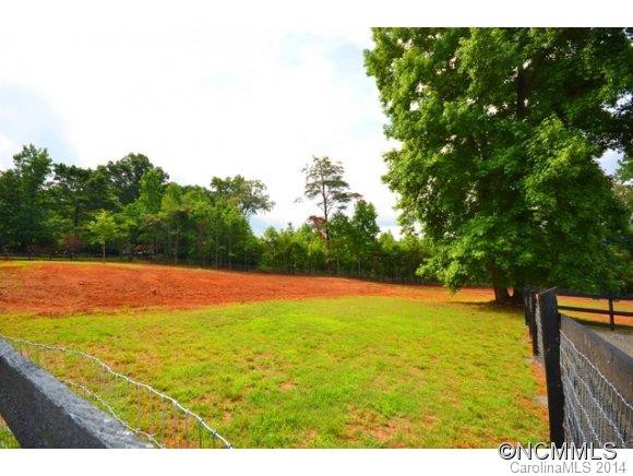 723 Smith Road - Photo 3