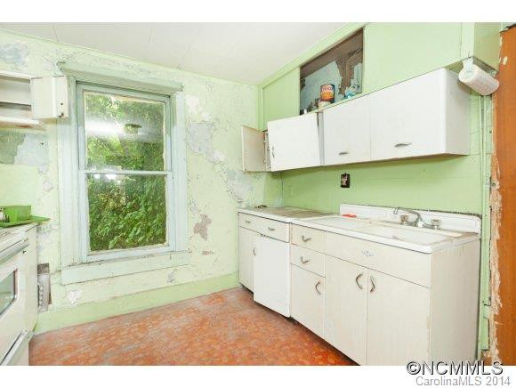 240 S Beaumont Street - Photo 12