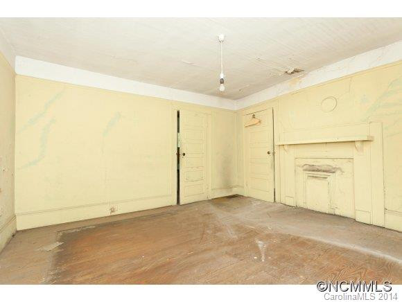 240 S Beaumont Street - Photo 17