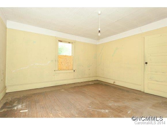 240 S Beaumont Street - Photo 18