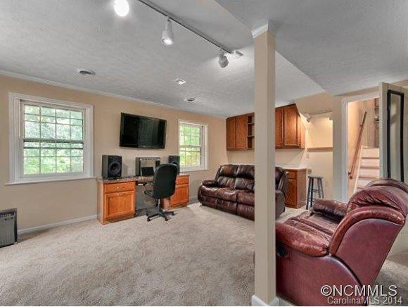 67 BOTANY DR. - Photo 13