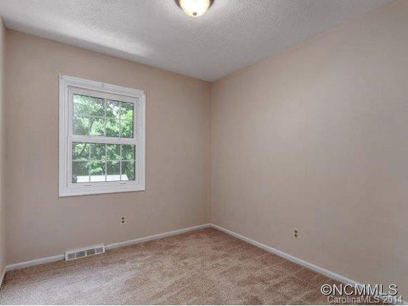 67 BOTANY DR. - Photo 8