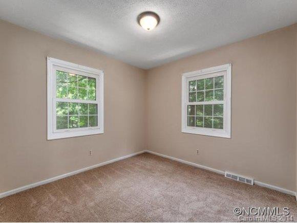 67 BOTANY DR. - Photo 9