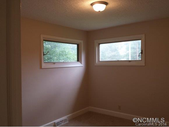 106 Lakeview Avenue - Photo 12