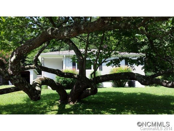 106 Lakeview Avenue - Photo 3
