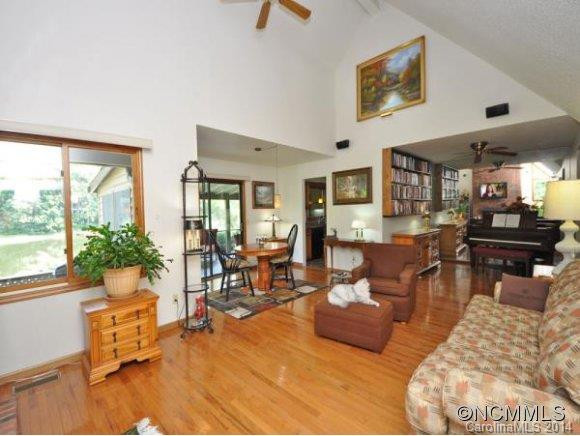 16 WILLOW PARK LN. - Photo 2